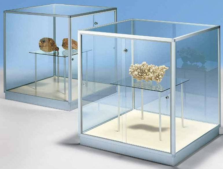 Kubusvitrine mit Schiebetüren 970x900x900 mm HxBxT