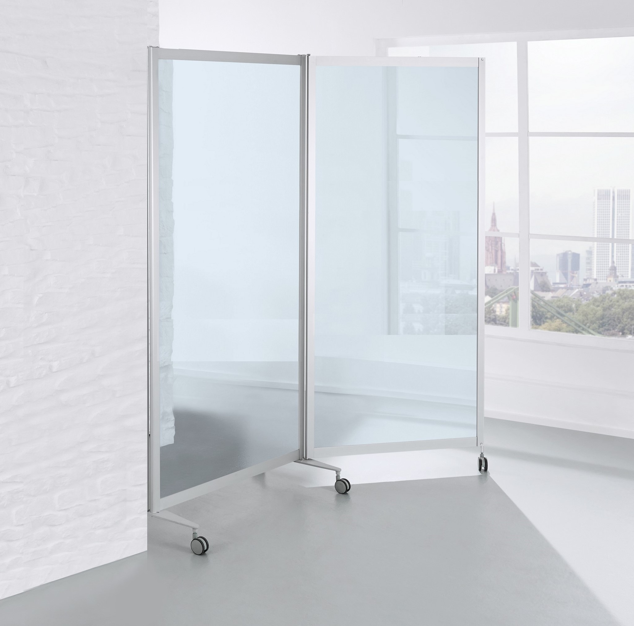 Mobile fahrbare L-Faltstellwände, ESG Sicherheitsglas vollverglast