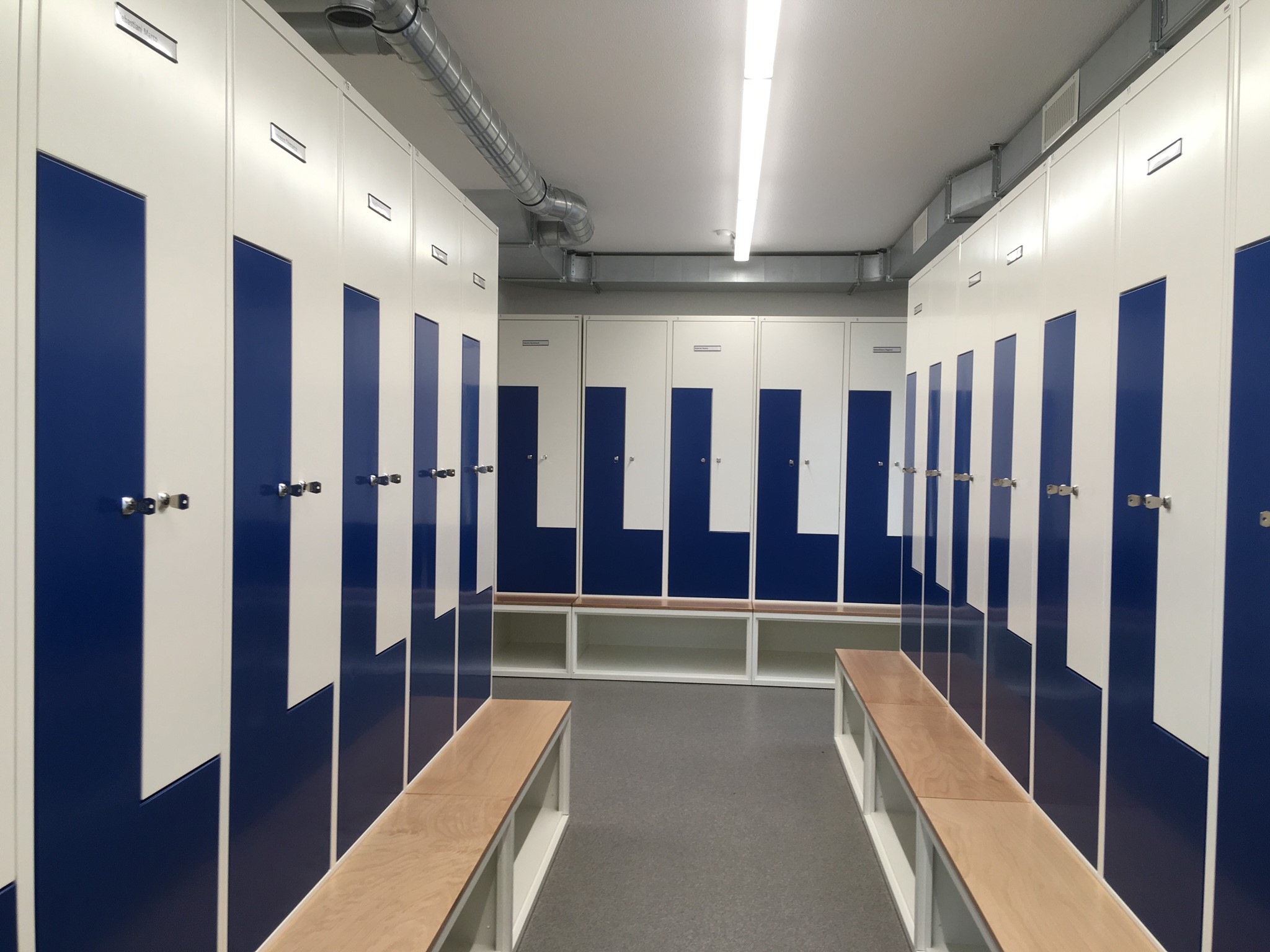 Z-Garderobenschränke mit Schuhfach und Sitzbank