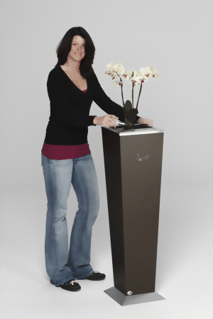 Aschersäule mit Planzeneinsatz, H 110 in Pyramidenstumpfform, deep-brown
