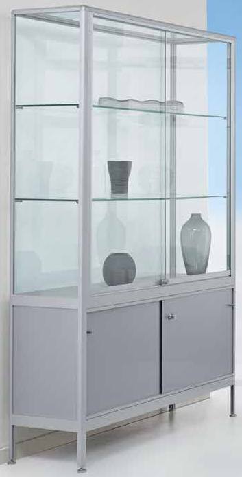 Vitrine mit Staufach