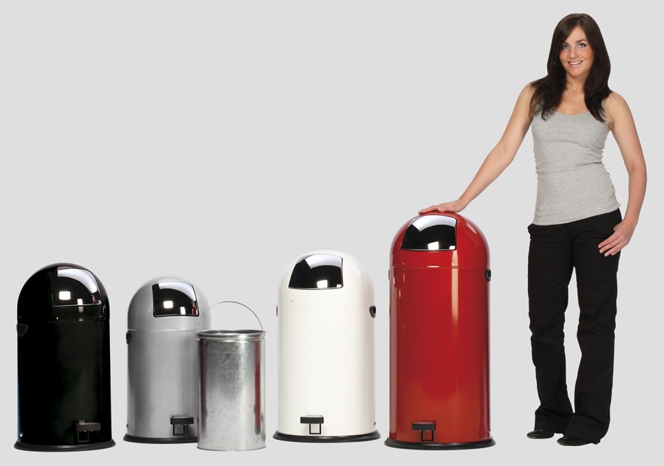 Behälter mit Fusspedal