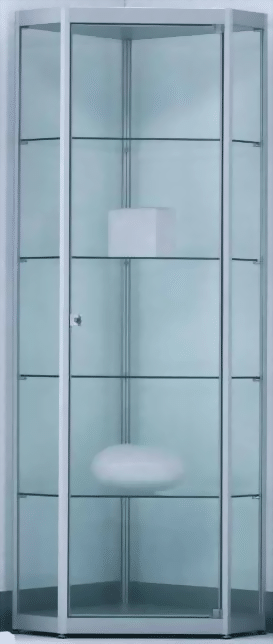 5-Eckvitrine 1820x525(250)x525(250) mm HxBxT mit 3-seitiger ESG-Verglasung, eckige Profile, Bodenplatte silber